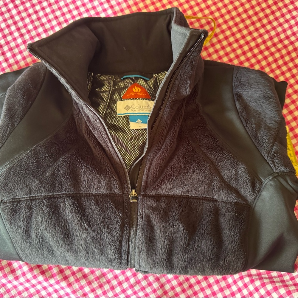 Black jacket not listing